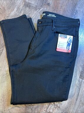 Denizen from Levi's women’s Black High-Rise ankle Skinny Jeans